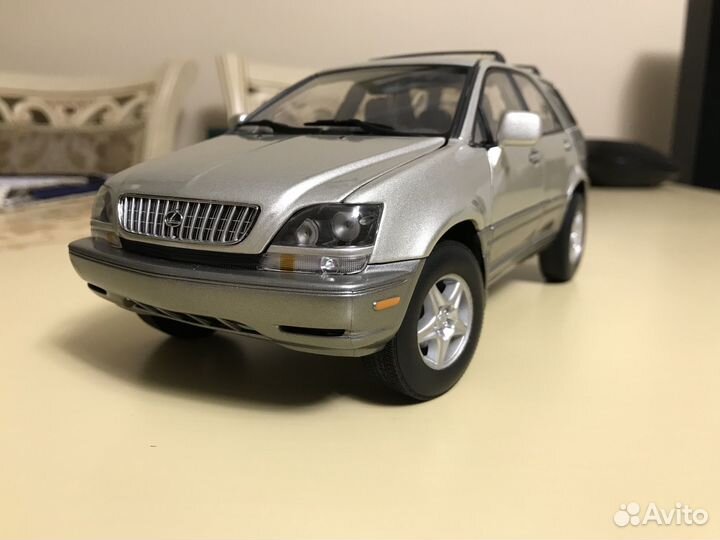 Lexus RX 300 (1998-2003г.) 1:18