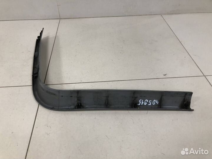 Накладка двери багажника Toyota Land Cruiser J100