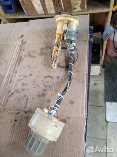 Бензонасос на Ауди 100 2.3