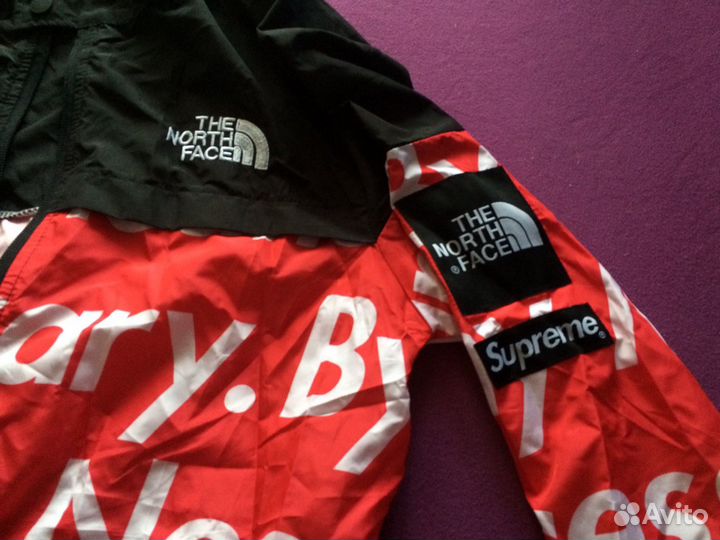 Ветровка TNF/Supreme