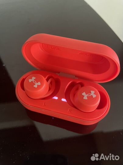 Беспроводные наушники JBL Under Armour
