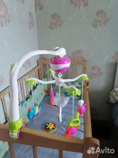 Мобиль на кроватку жирафики