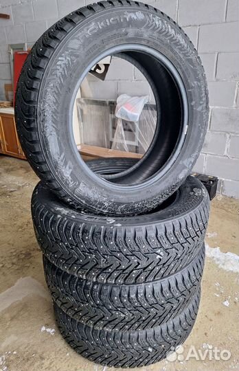 Nokian Tyres Hakkapeliitta 8 SUV 235/60 R18 107T