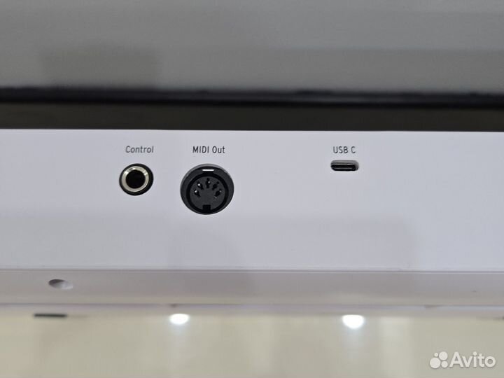 Midi клавиатура Arturia KeyLab Essential 61 MK3