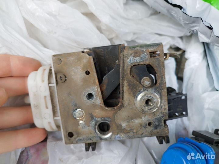 Замки дверей Audi a6 c4