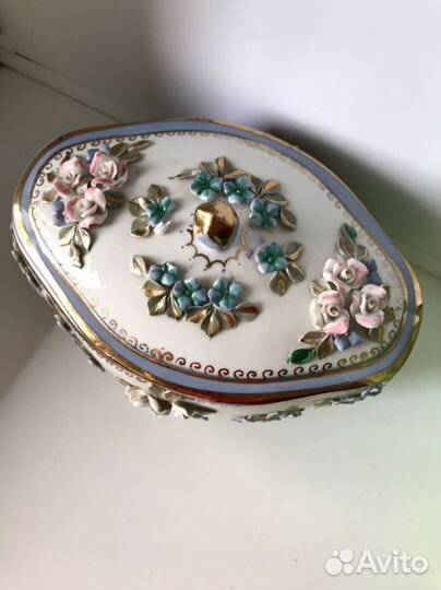 Конфетница и статуэтка