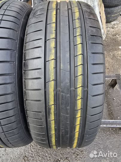 Pirelli P Zero PZ4 245/40 R19 98Y