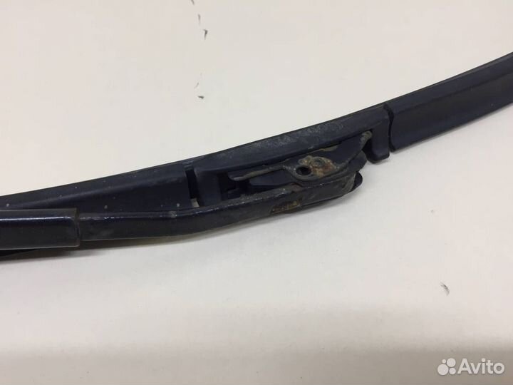 Поводок стеклоочистителя передний левый Mazda Mazd