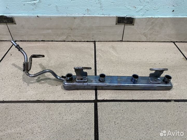 Топливная рампа Nissan tiida C11