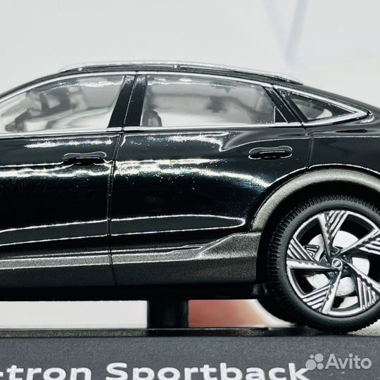 Audi e-tron Sportback iScale 1:43