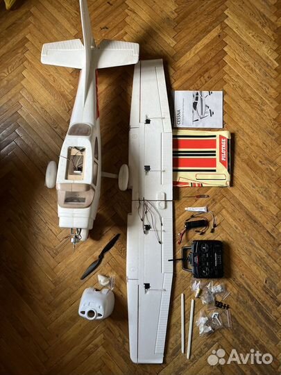 Радиоуправляемый самолет