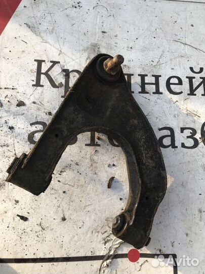 Рычаг задний верхний правый Nissan Pathfinder III