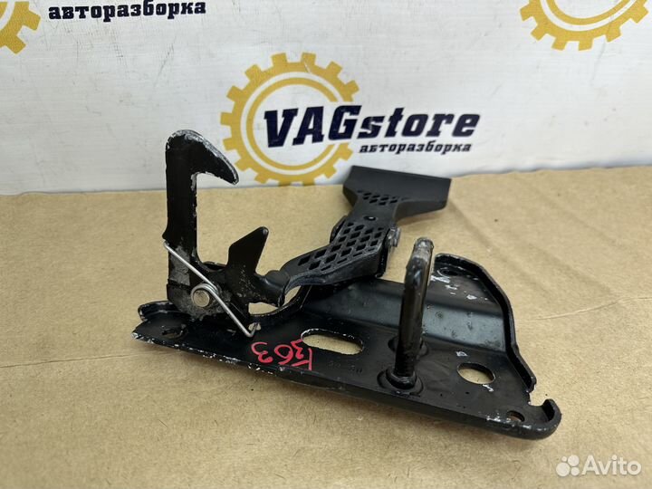 Замок капота Audi A4 B7