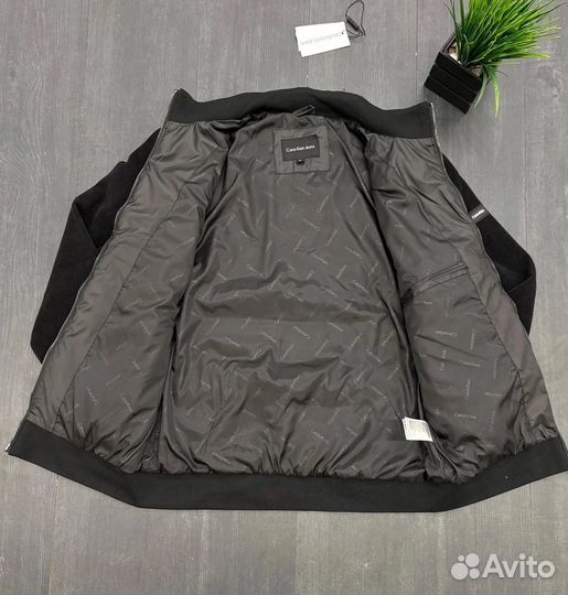 Calvin klein демисезонная