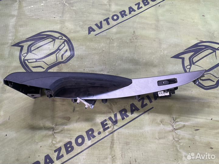 Кнопка стеклоподъемника Hyundai Solaris