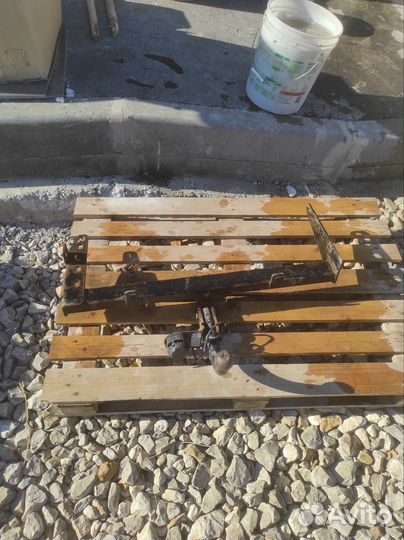 Фаркоп на гранту лифтбек