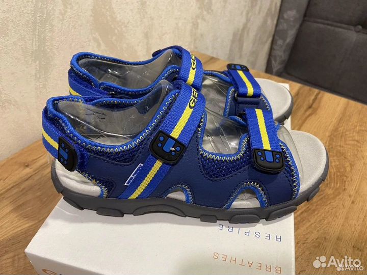 Сандалии Geox 35 новые