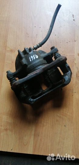 Cуппорт передний правый Carisma 4G93 1.8