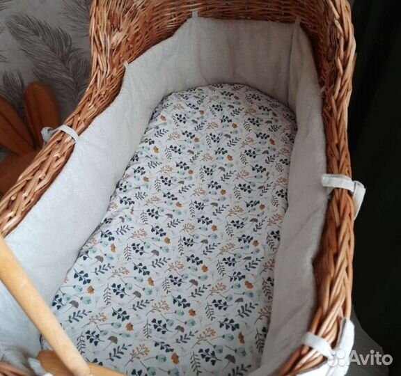 Плетенная люлька и подставка