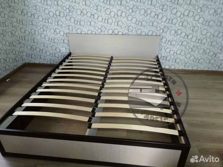Кровать