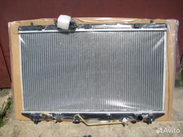 Радиатор Toyota camry corolla avensis