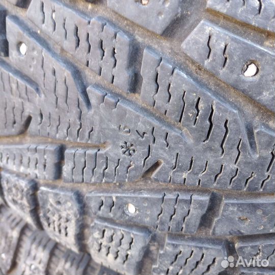 Nokian Tyres  Hakka Truck 844 235/65 R17