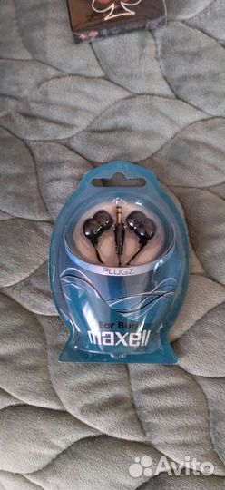 Проводные наушники новые
