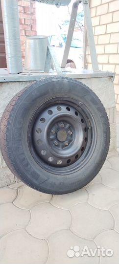 Kumho I'Zen KW31 21.5/65 R16