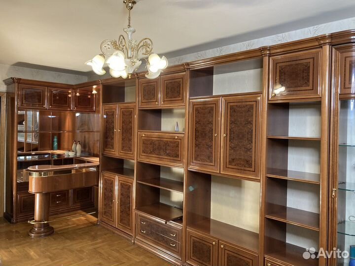 Итальянская стенка с барной стойкой