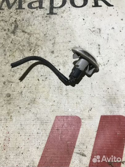 Повторитель в крыло Citroen C-Crosser