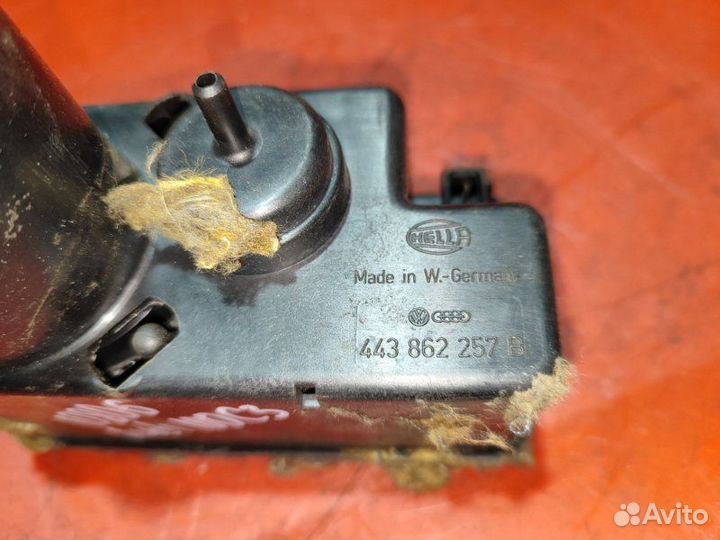 Компрессор центрального замка Audi 100 C3 седан KU