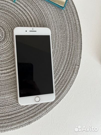 iPhone 8 Plus, 64 ГБ