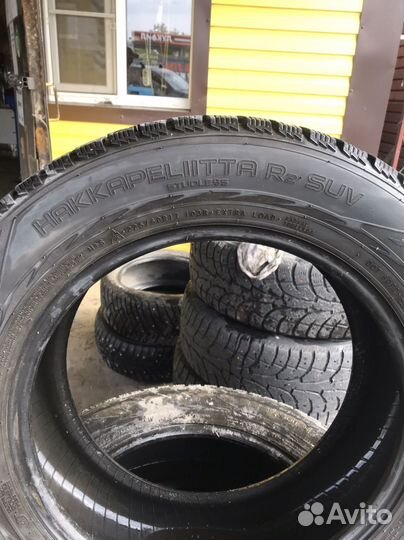 Nokian Tyres Hakkapeliitta R2 SUV 225/60 R17