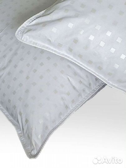 Подушка пуховая 70*70 см