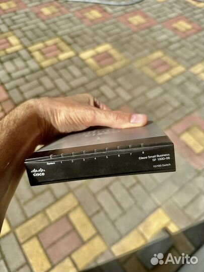 Маршрутизатор cisco SF100D-08