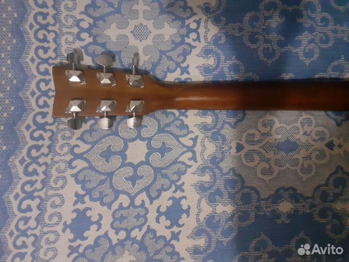 Акустическая гитара