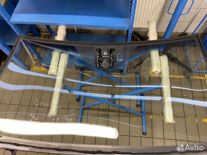 Лобовое стекло Toyota Land Cruiser 200