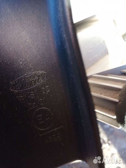 Продам.задний.фонарь.форд