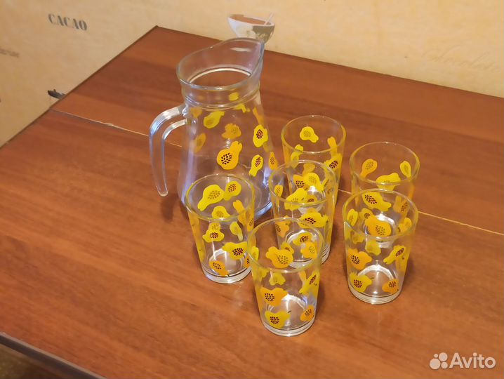 Графин со стаканами