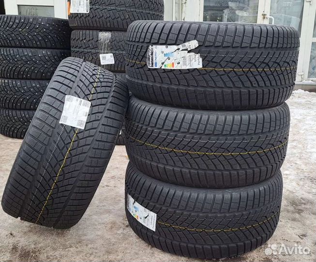 Goodyear UltraGrip Performance+ 295/35 R21 107V