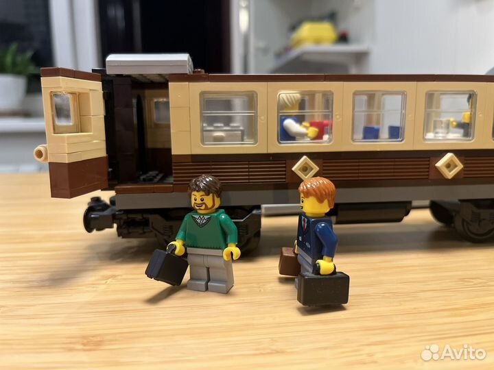 Поезд lego изумрудная ночь 10194