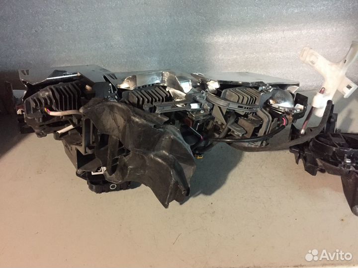 Линзы LED фары Lexus LX 2017