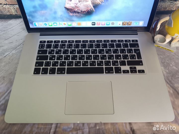 Apple MacBook Pro 15 i7 Крутой и Надежный