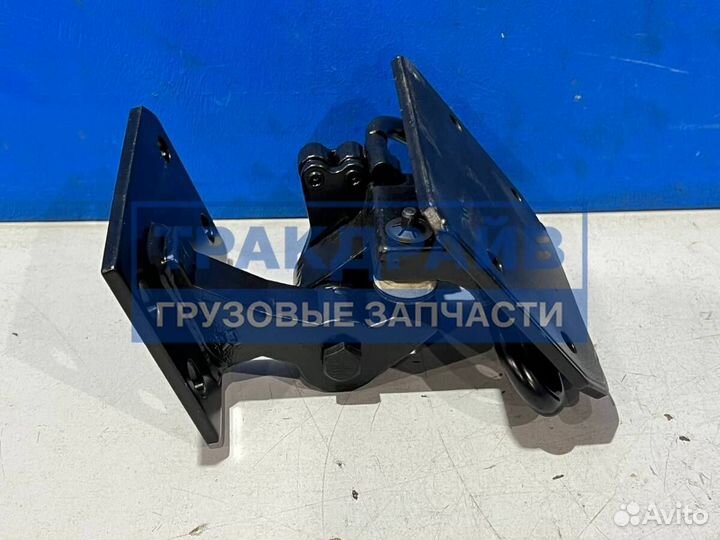 Петля двери Ман Тга Тгс Тгх передней правой верхняя