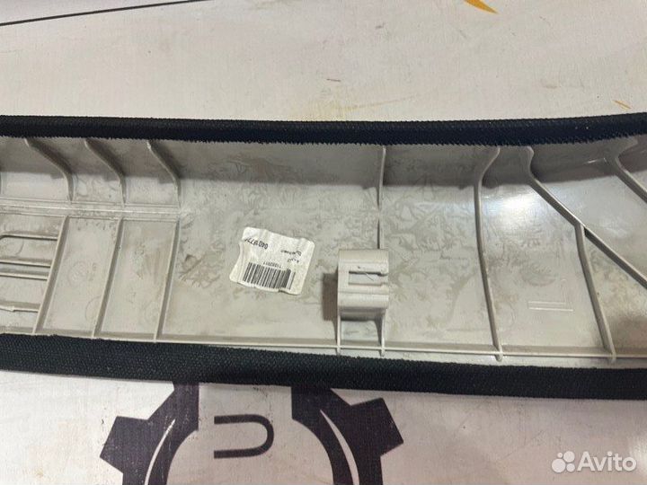 Обшивка стойки левая L Mercedes W253 2 2018