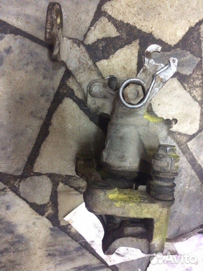 Тормозной суппорт Nissan