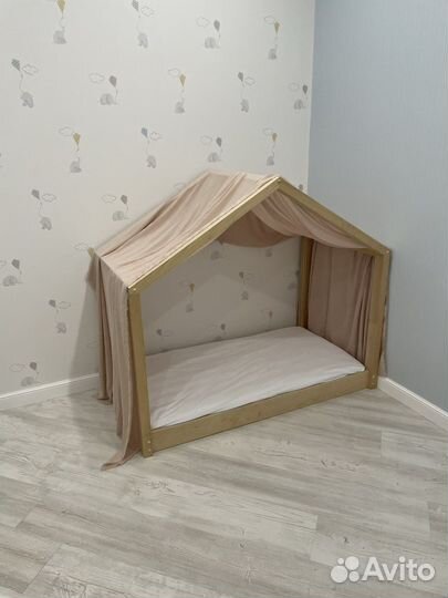 Детская кроватка домик 0-3