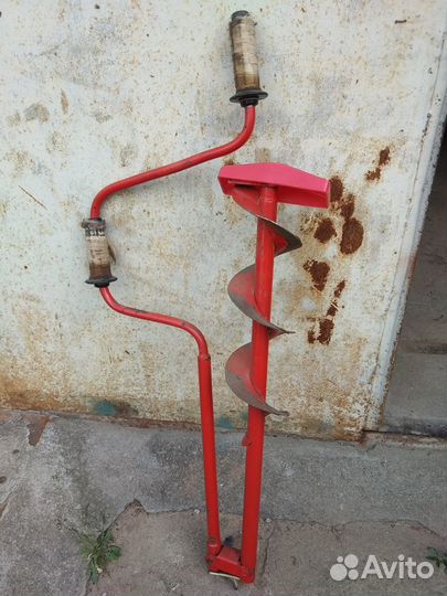 Ледобур для зимней рыбалки