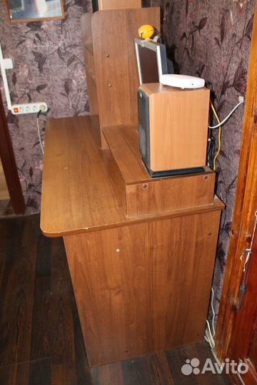 Продаётся компьютерный стол