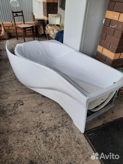 Ванна акриловая 180